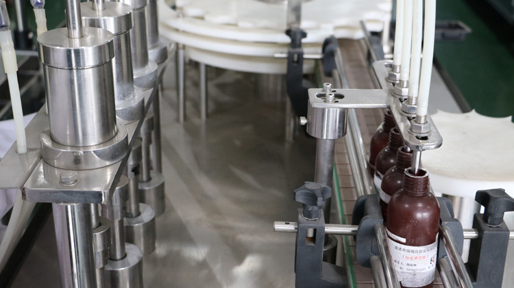 5 கேலன் நிரப்பு இயந்திரம் சூடான மெழுகு நிரப்புதல் இயந்திரம் சாச்செட் நீர் நிரப்புதல் சீல் இயந்திரம்