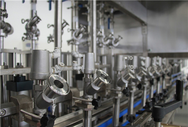 உயர் செயல்திறன் உண்ணக்கூடிய பாட்டில் எண்ணெய் நிரப்புதல் இயந்திரம்